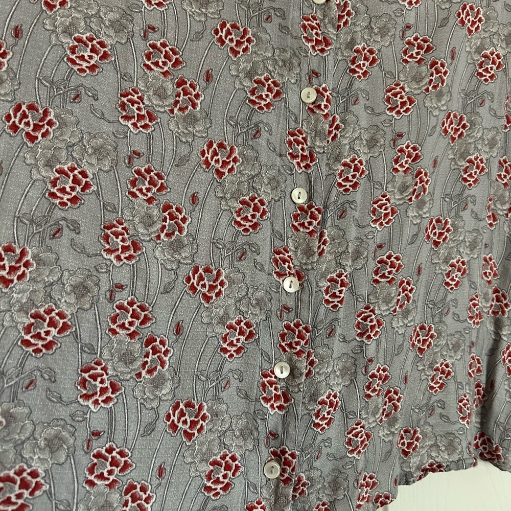 🌹Lucky Brand Gray Blouse with Puff Sleeves and Buttoned Style - Picture 4 of 9